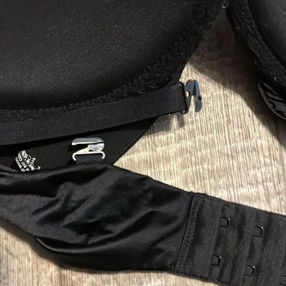 Victoria’s Secret very sexy push-up‎ bra- size 32DDD - Picture 8 of 8